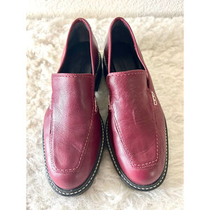 Bernardo Studio Lug Sole Loafer in Garnet women's size 9M